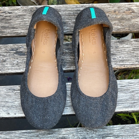 Tieks greystone size size 6 - Picture 5 of 16
